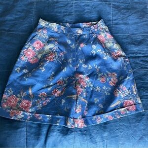 Vintage Lauren Ralph Lauren Blue Floral linen shorts. Size 6